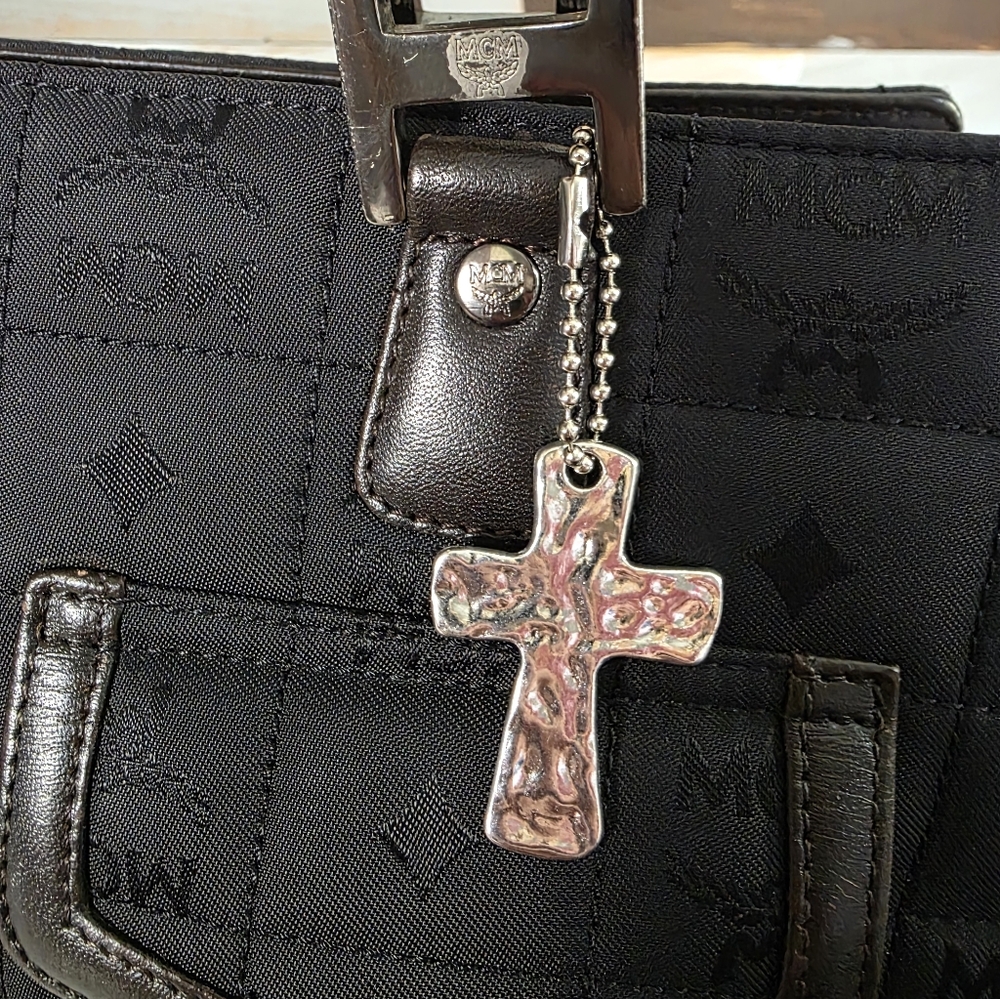 CROSS Bag Charm Silver Hammered Texture - Picture 6 of 6